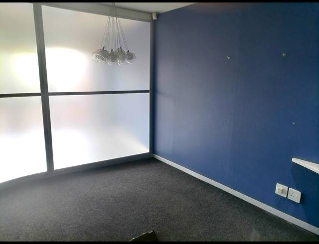 477M² CO-WORKING SPACE TO LET IN DIE HOEWES